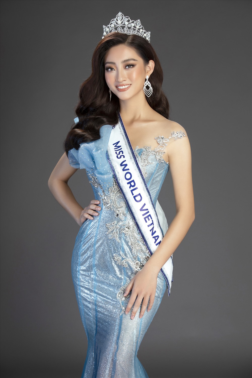 Lương Thùy Linh chính thức đăng quang cuộc thi Hoa hậu Thế giới Việt Nam năm 2019