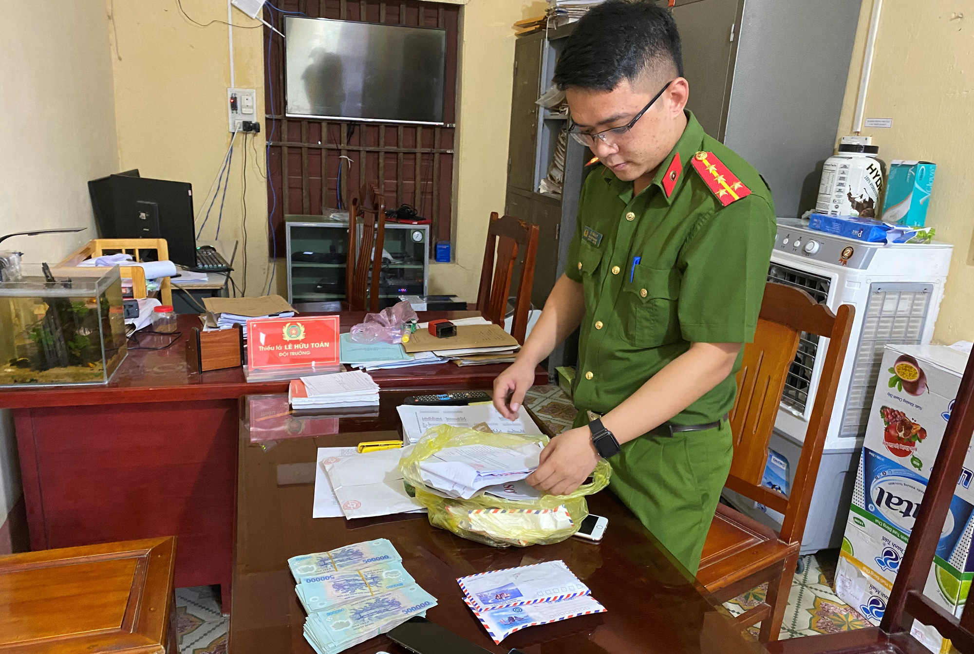 Bóc tan nhóm đánh bạc hàng trăm tỷ